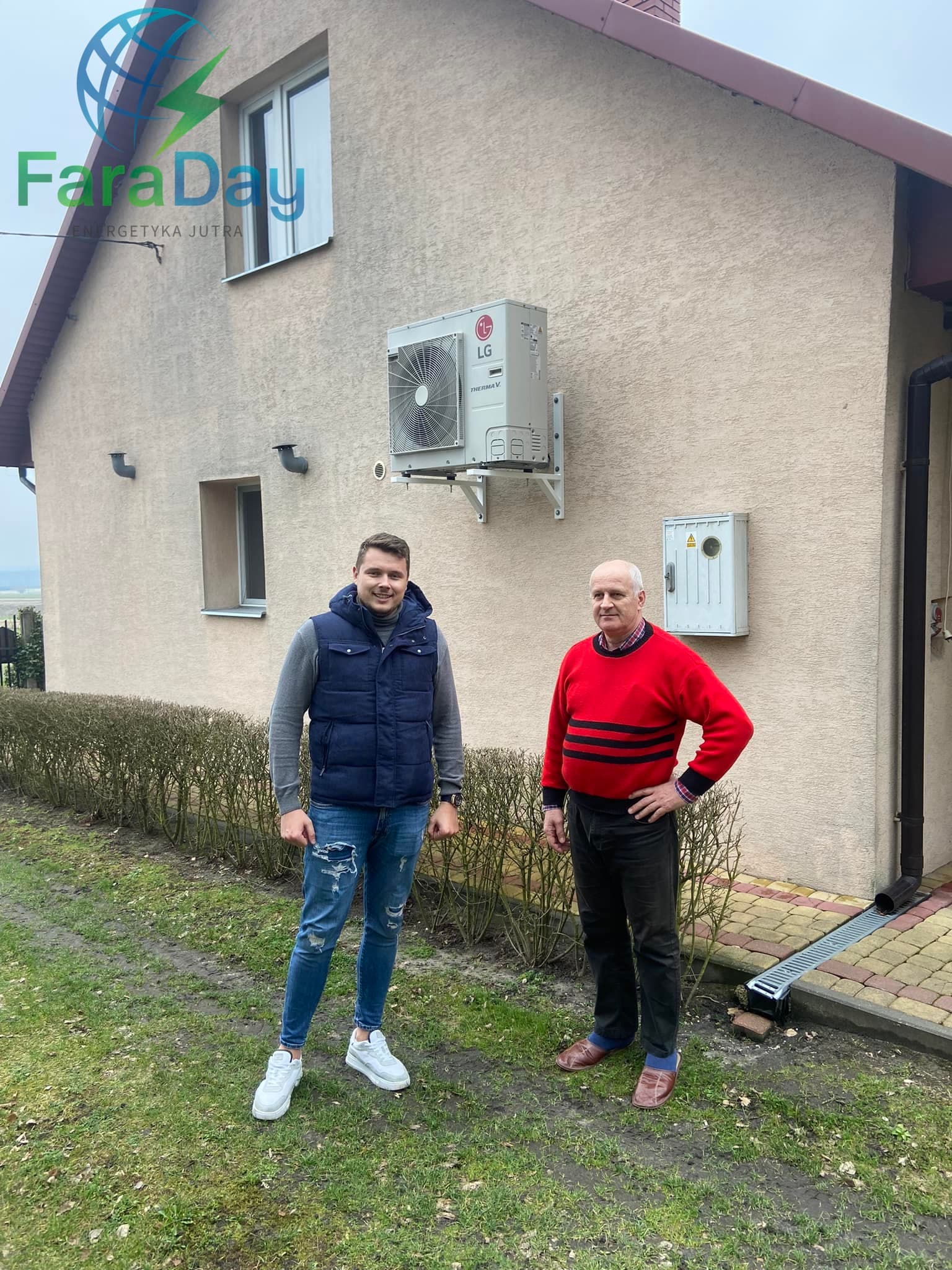 Pompa ciepła - jednostka zewnętrzna przy domu